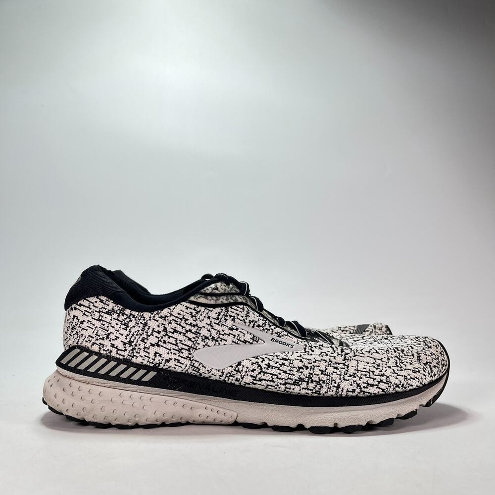 Brooks Adrenaline GTS 20 White Black 1202961B167 Women’s Size 12 Men’s 10.5